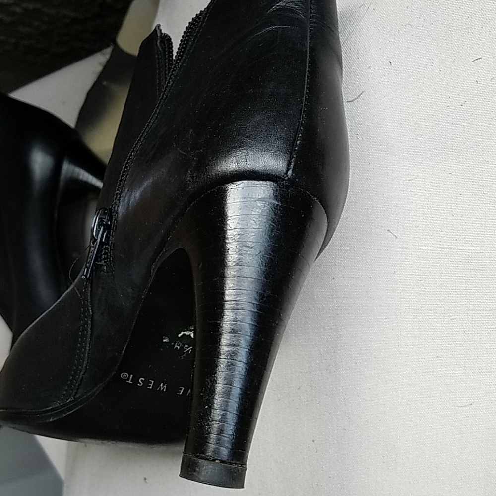 Boots - Picture 4 of 4